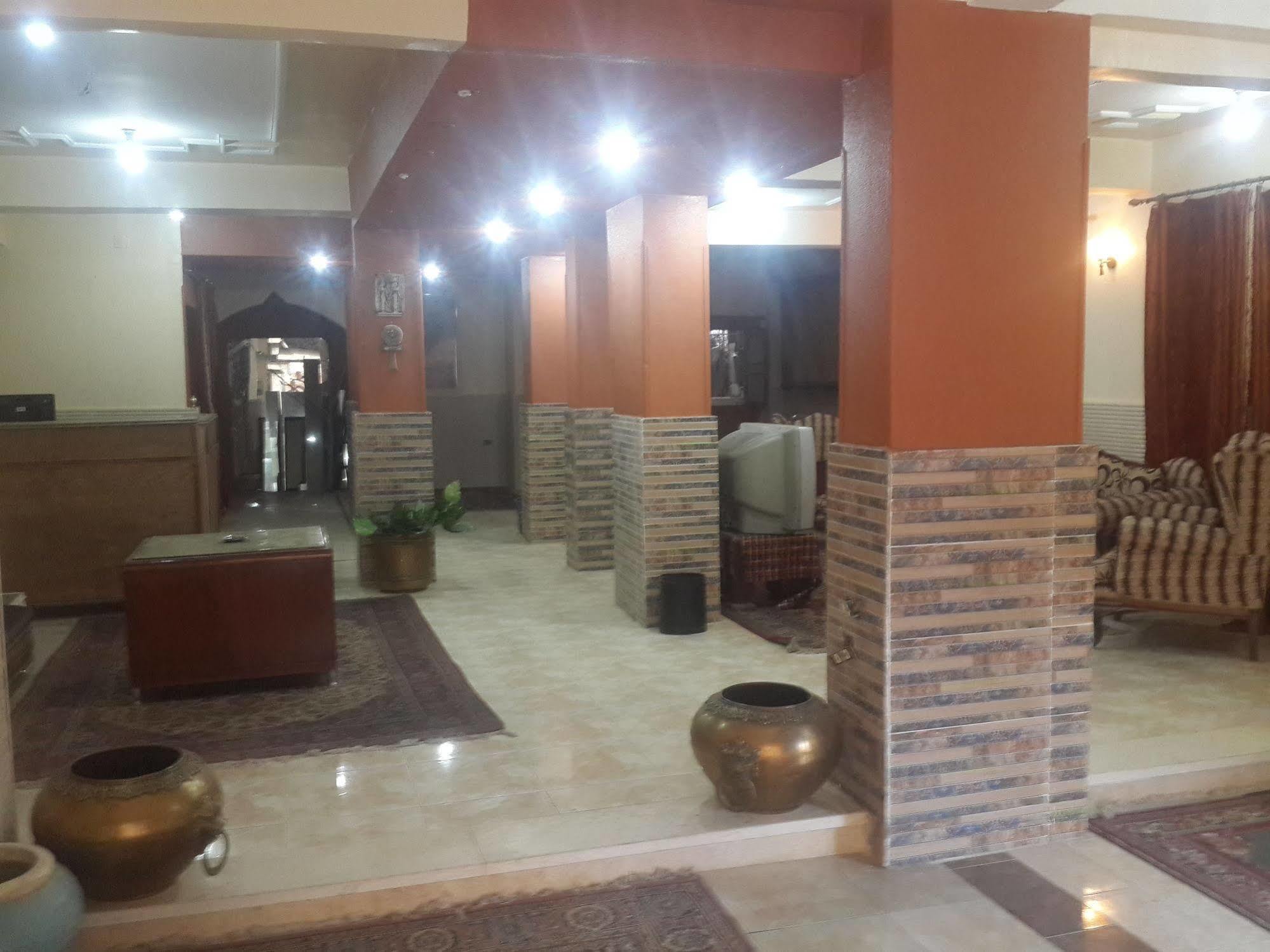 Pyramids Plateau Inn Giza Экстерьер фото