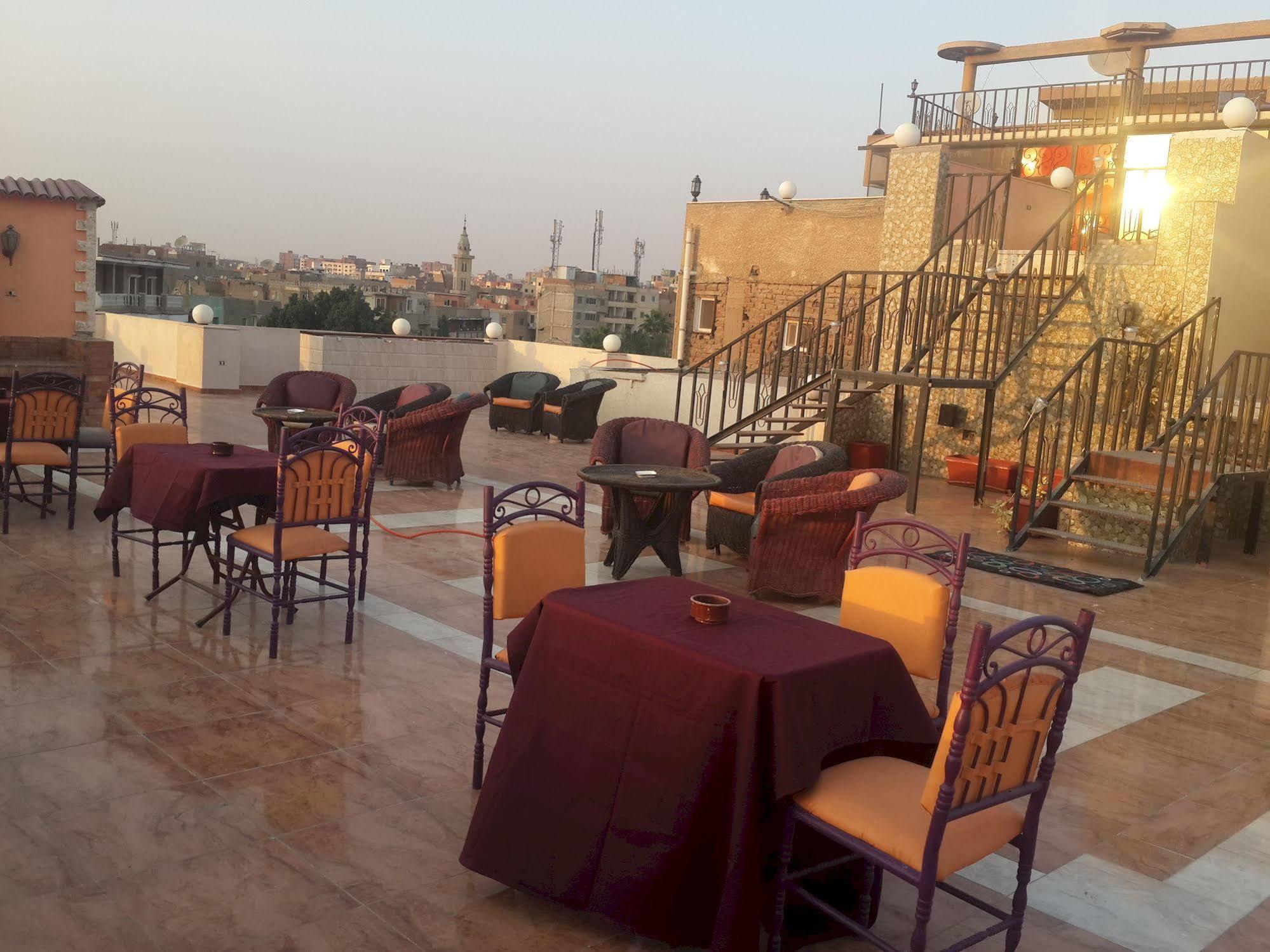 Pyramids Plateau Inn Giza Экстерьер фото